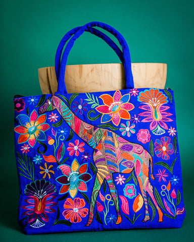 Giraffe Embroidered Tote Bag - Isleitudes