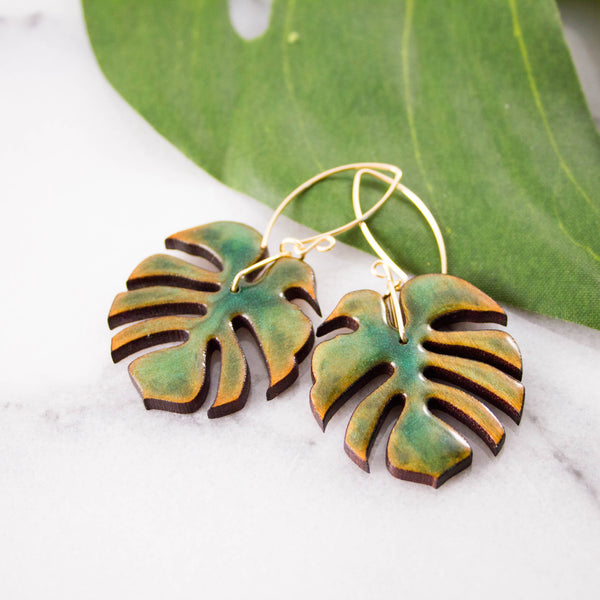 Monstera Leaf Wood + Resin Earrings - Isleitudes