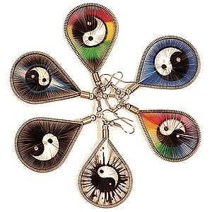 Graphic Thread Yin Yang Earrings - Isleitudes