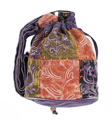 EMBROIDERED DRAWSTRING HOBO - Isleitudes